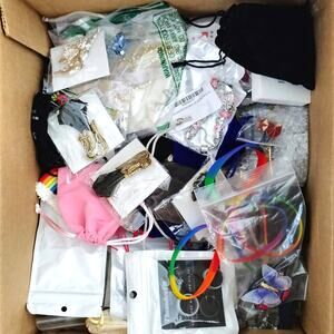 150 Pieces Fashion Jewelry Mix Assortment Box Lot New Necklace Earring Bracelet